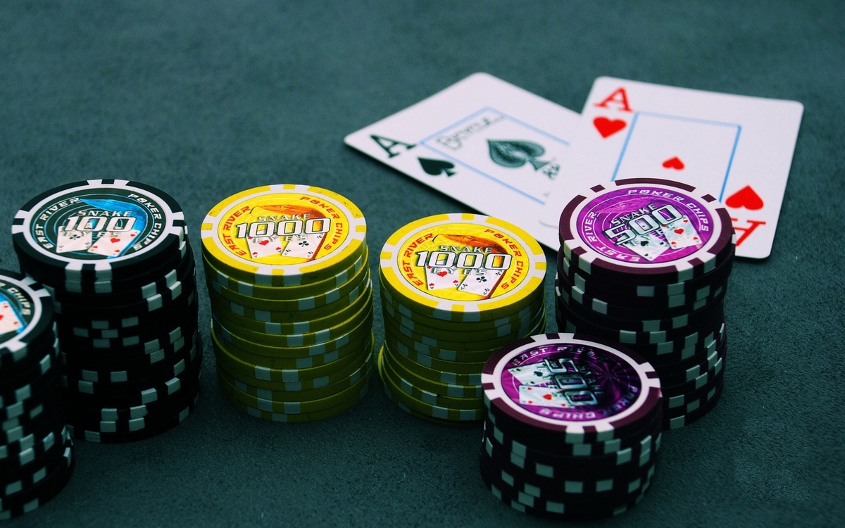 Two Up Casino کھلاڑیوں کے لیے لائیو کیسینو سیکشن